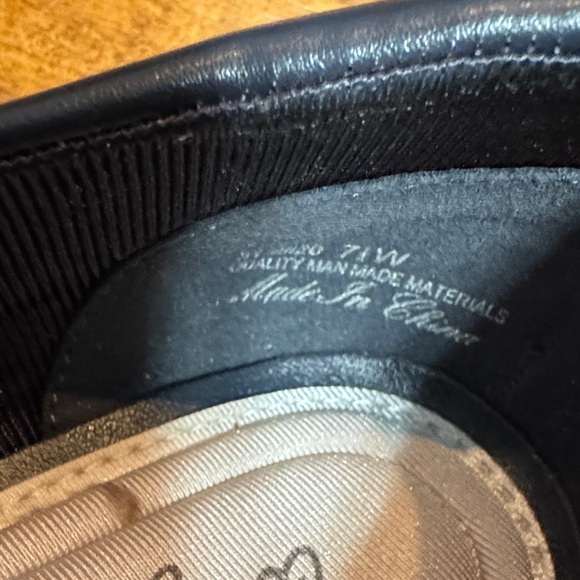 Easy Street Women's Classic Black Flats - Picture 3 of 8